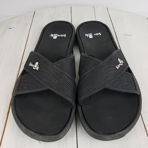 Sanuk beachwalker criss-cross rubber slides